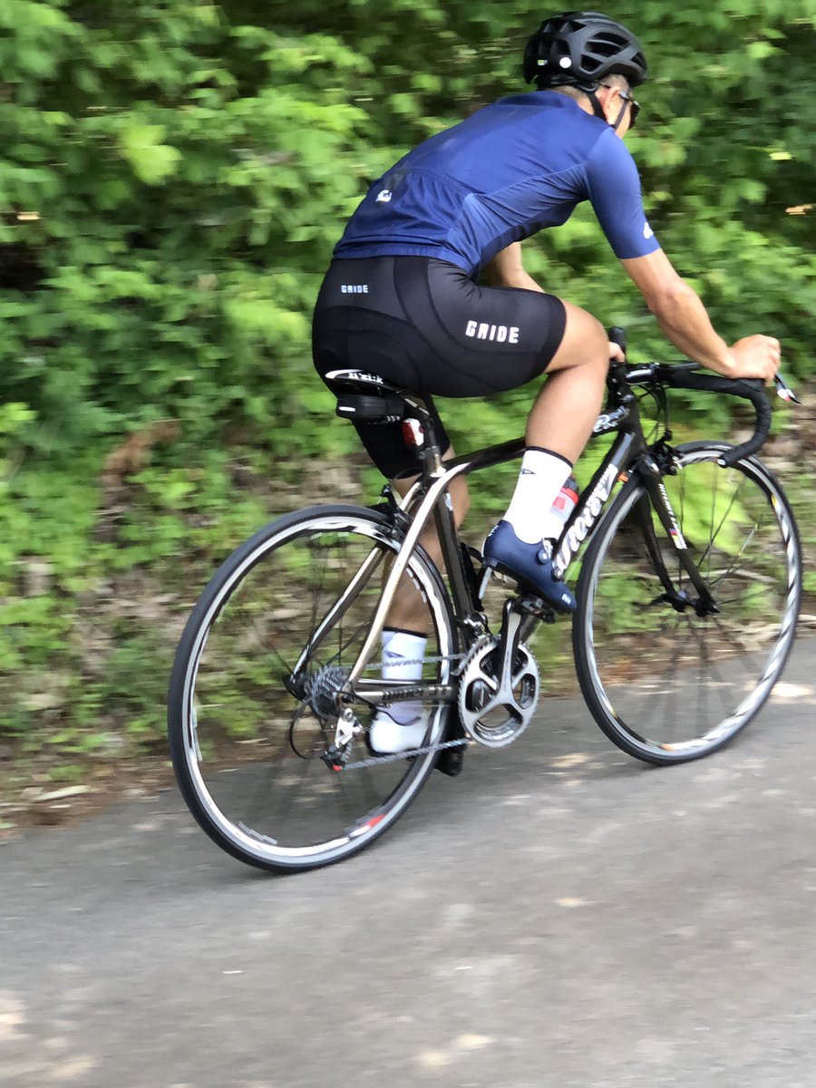 gridebikes's tweet image. 深いネイビーで落ち着いたスタイリングのジャージ。派手なジャージは苦手な方にもおすすめです。

#newkitday #roadcycling #roadbike #roadbikelife #cyclingapparel #gride #gridebikes #cyclingkit #cycling #cyclinglife #loveroadbikes#サイクリング #ロードバイク #サイクルジャージ