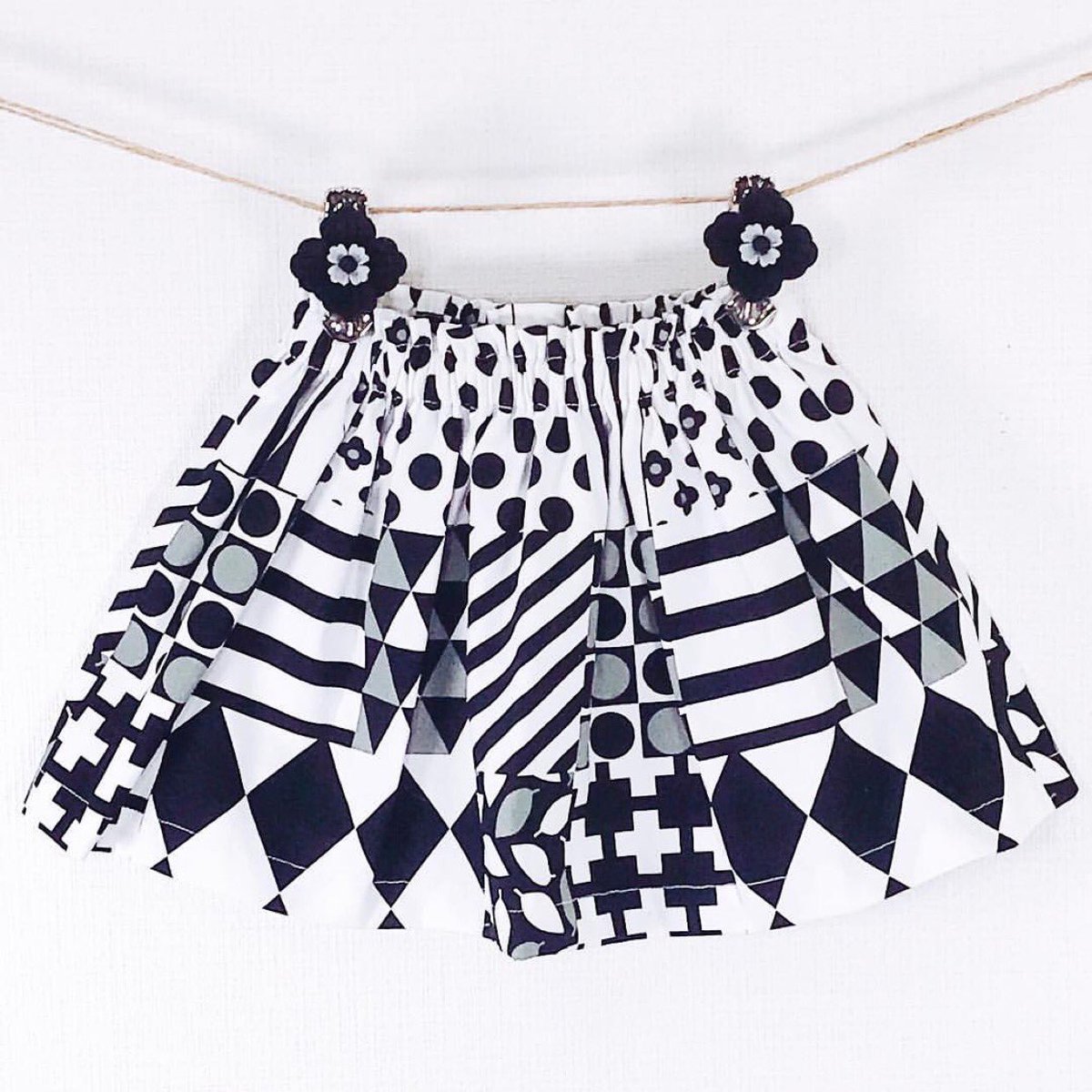 kids_mono's tweet photo. モノトーンスカート。
https://t.co/Lq0kkyu4Le
#ハンドメイド #monotone #子ども服  #スカート #monokids#子どもコーデ https://t.co/f9SAchcwNH