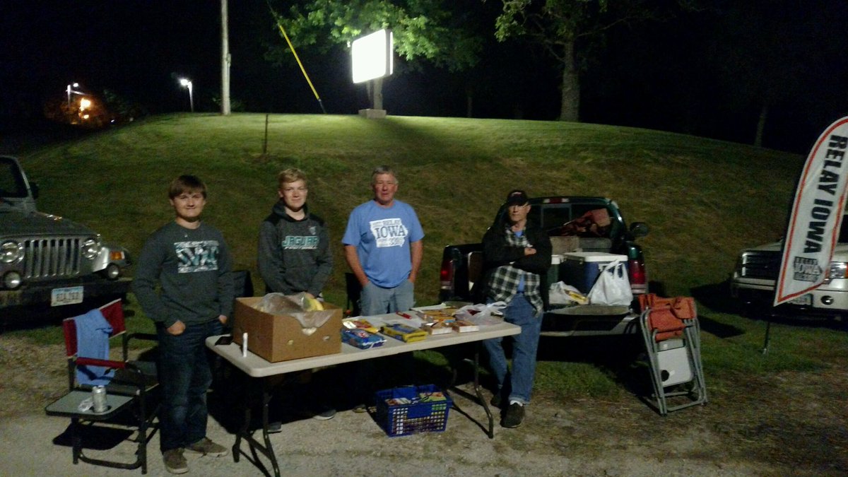 SVJags's tweet photo. Logan Stapp, Braeden Johnson, John Skoglund, Kenny Sanders, &amp; Mr Grandfield working overnight at the Dayton Checkpoint for #RelayIowa @SVJags https://t.co/MEJ2yPh2Wo
