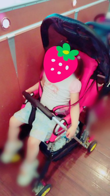 ディズニーへのベビーカーはレンタル貸し出しと持ち込みどっちがいいの 私は持ち込みをオススメします むきだしのことば ワーママえむのブログ