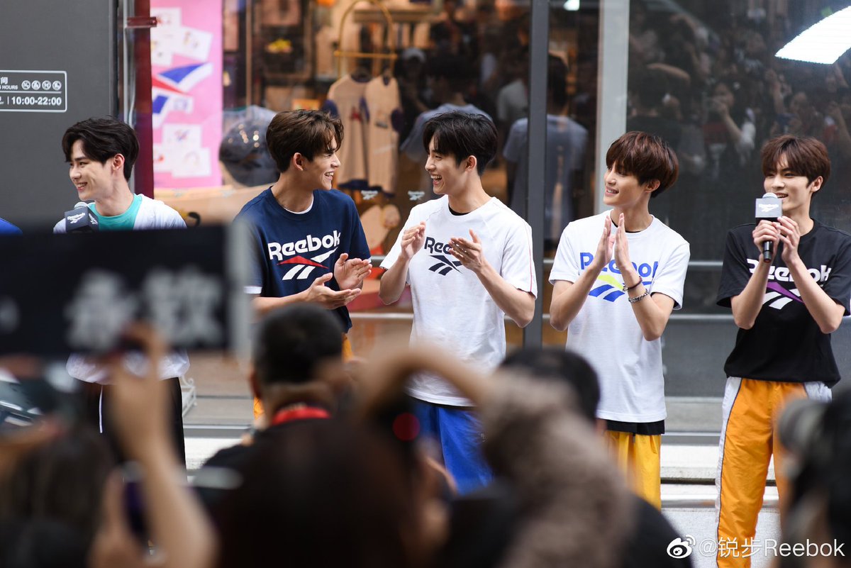 Brouwerij verlies uzelf katje NCT DREAM CENTER в Twitter: „190608 WayV @ Reebok 1st anniversary event in  Huaihai Road Shanghai (2) https://t.co/J8coenSoeB @WayV_official @NCTsmtown  https://t.co/h1KfBfWInV“ / Twitter