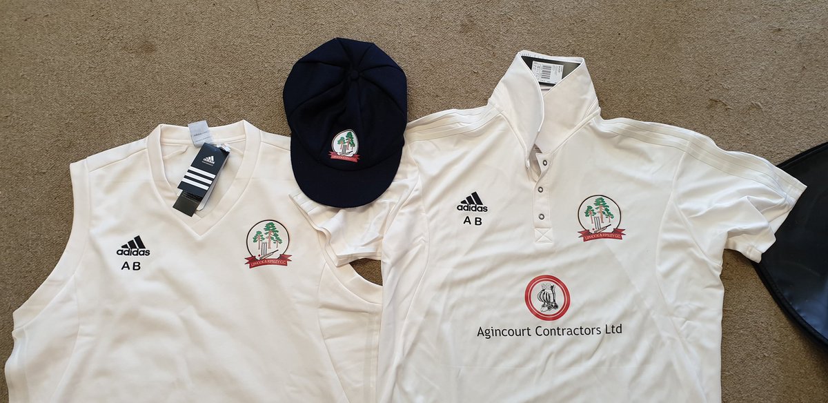RobNicklin1990's tweet photo. Wait a month for kit without sponsor, awful quality logos (stickers!!!) and wonky initials. @AllRounderCrick weren't interested despite being one of the first 10 clubs to sign up. @LipRipCC time for a change. https://t.co/ENZJpxzX4k