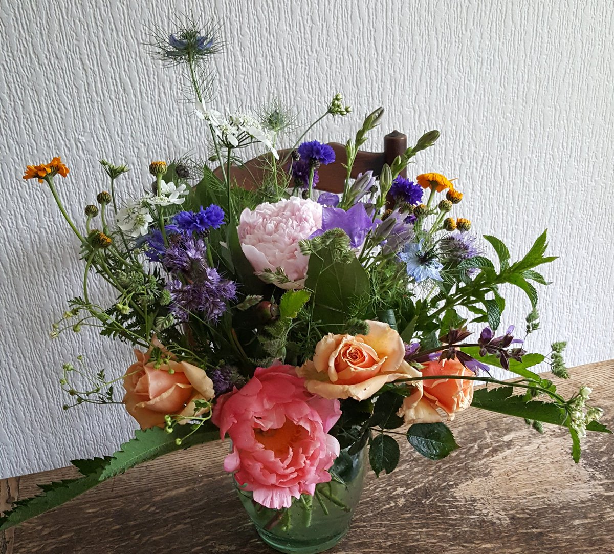 dewdropflorals's tweet photo. Just taken #britishflowers to a special friend from my plot..the peonies are so fabulous right now https://t.co/eqPnJ8uPh3
