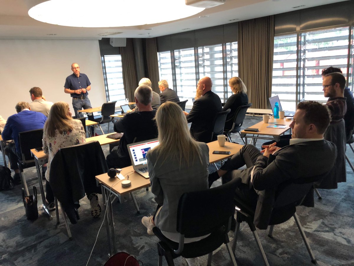 UllensakerFrP's tweet photo. Ordførerkandidater fra Akershus er samlet for å legge strategier inn mot lokalvalget. Ordfører i #Ullensaker @TomStaahle holdt innlegg for forsamlingen. https://t.co/UMNo31eDHS