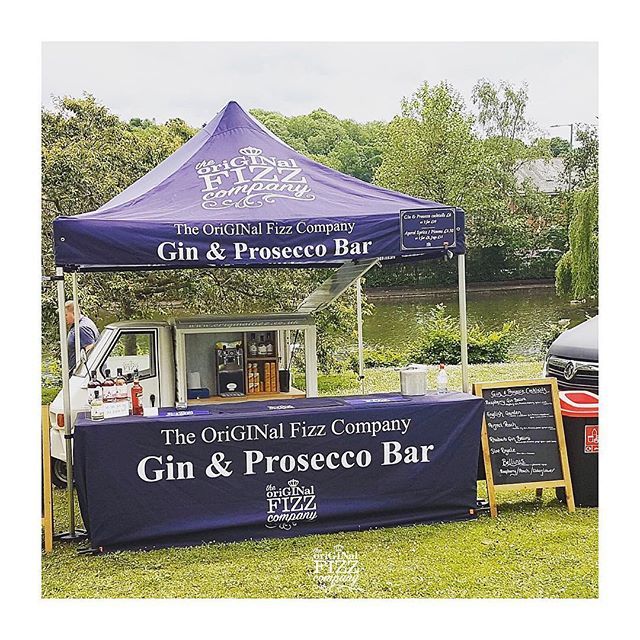 original_fizz's tweet photo. Looks like our sun dance worked! All set up at Chesham Carnival and thankful for the suns appearance! ☀️ ☀️ Were down by the lake, perfect place for Prosecco 🥂🍾 #originalfizz #fizz #gin #ginfizz #prosecco #proseccovan #sundance #chesham #cheshamcarni… https://t.co/Ecj7Ns2jpA https://t.co/vqyNPkWKxM