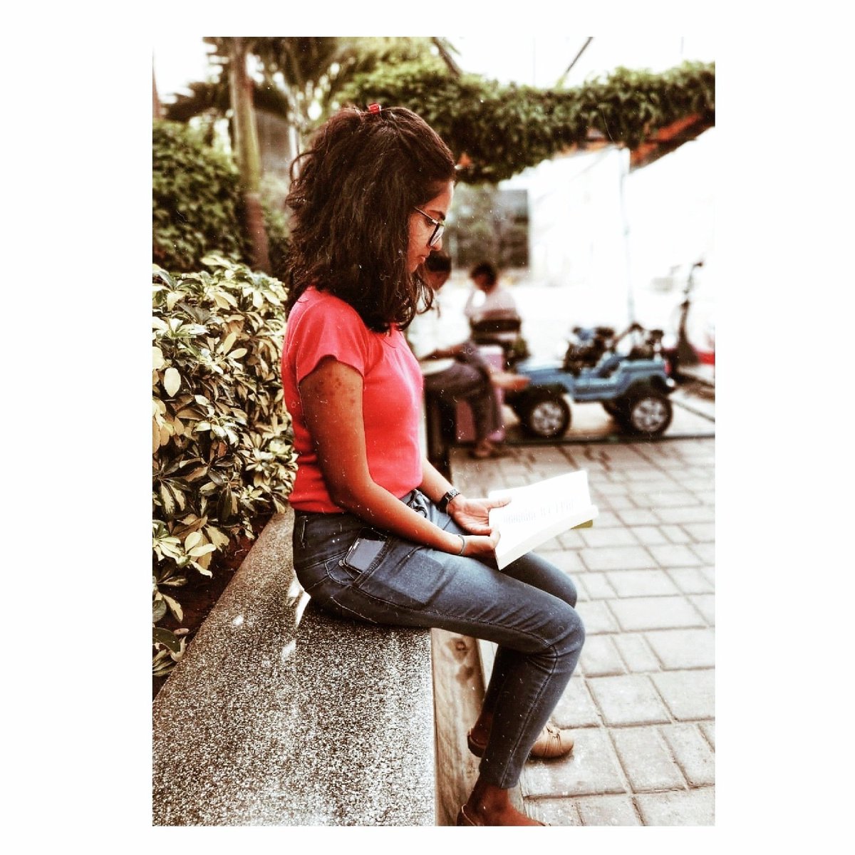 A day without reading feels like a day wasted.
.
What's your motivation to read everyday? 
. 
#bookstagram #bibliophile #bookaddict #bookgram #booklover #booksofig #bookworm #goodreads #epicreads #littlebookworm #readingismagic #writers_den #thinkers_and_writers