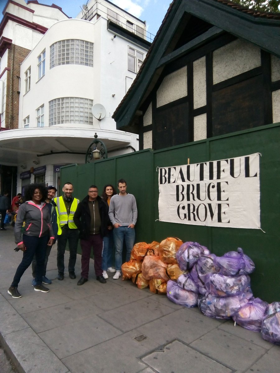 BruceGroveLoo's tweet photo. And the sun came out at last! Thanks gang, and new joiners. Good fun and chat today :) #neighbours #n17 #tottenham #beautifulbrucegrove https://t.co/J11mFBAlOM