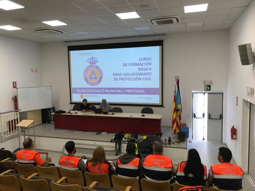 protecivilvlc's tweet image. Formació bàsica sobre plans i protocols d&apos;actuació municipal. #formaciovlc necessària per a poder colaborar amb la resta dels equips d&apos;emergència de l&apos; @AjuntamentVLC #alteucostat