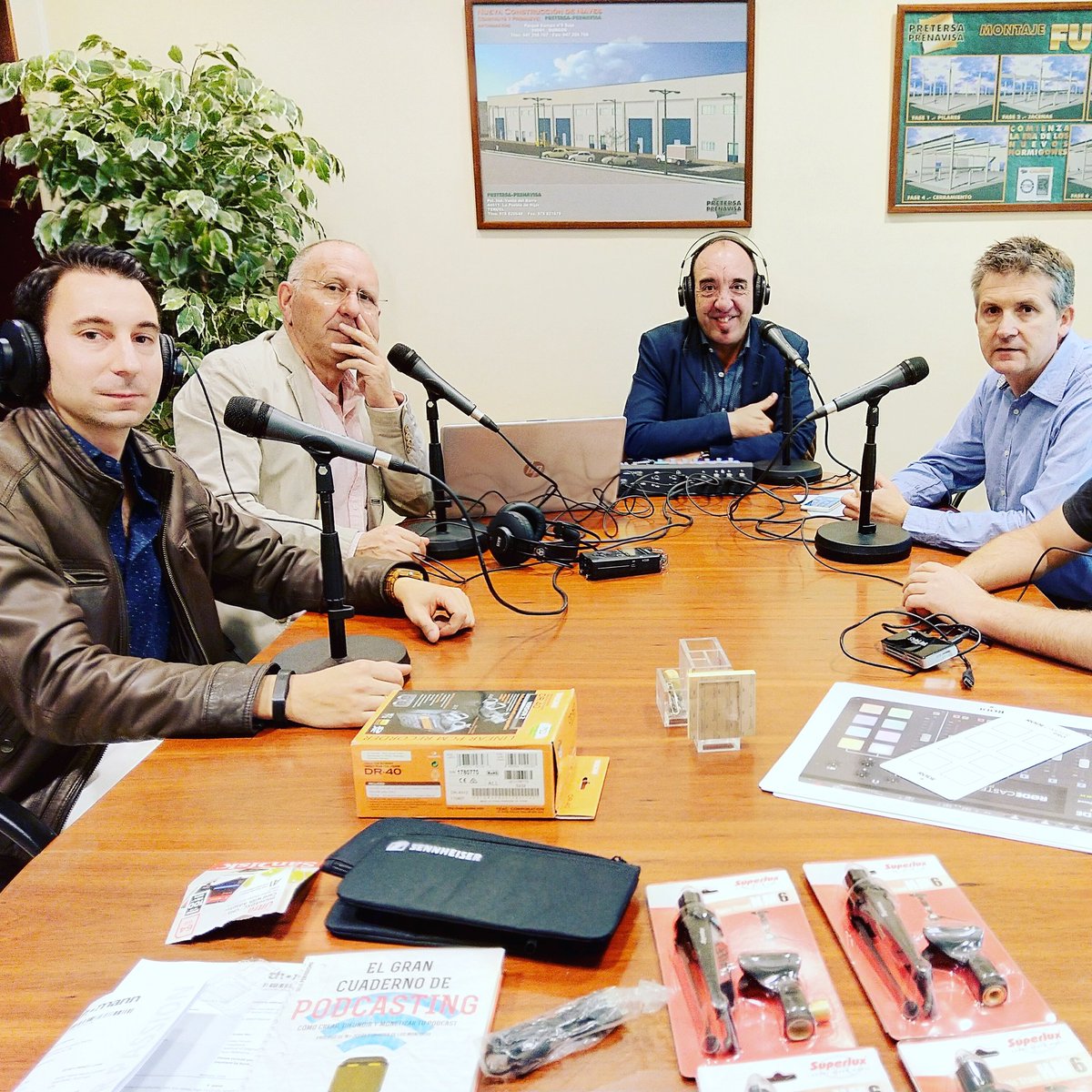 yeswecast's tweet photo. #YesWeCast asesora:
Puesta en marcha del proyecto de podcasting de Reysan Publicaciones en #Burgos, para su publicación local en la comarca de #Pinares. https://t.co/qzsjfjlfXy