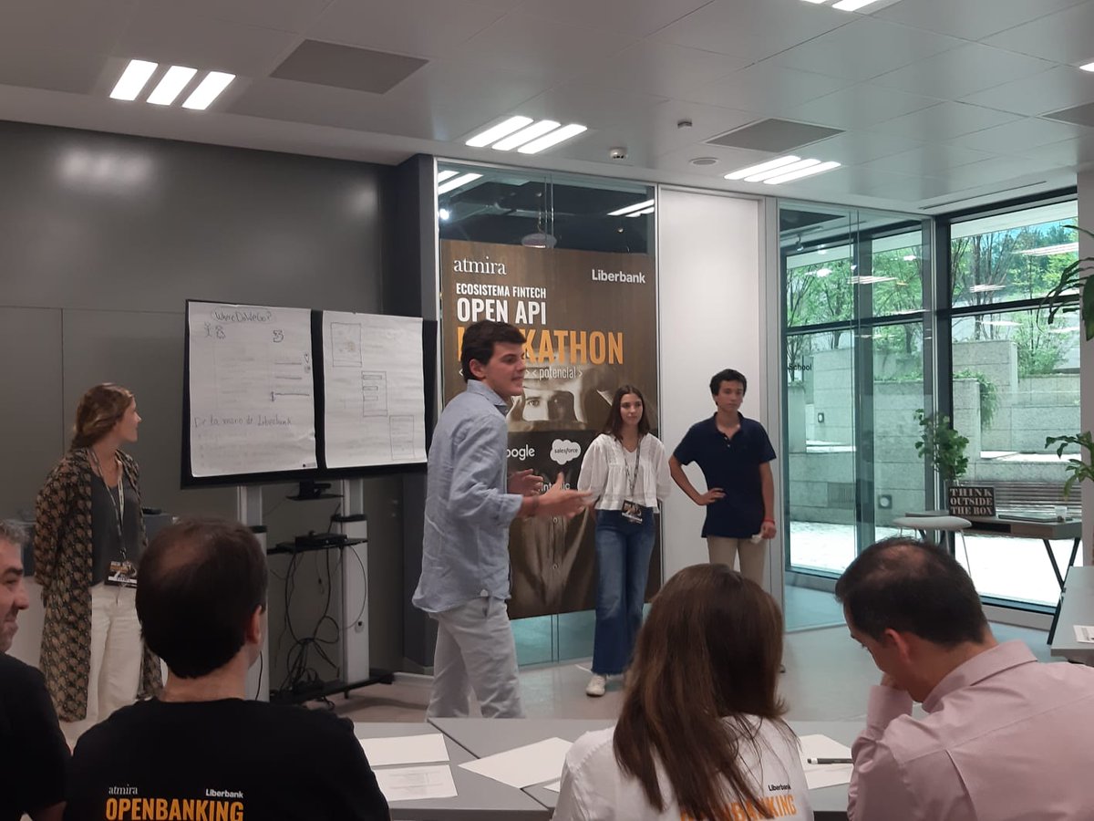 HackathonLovers's tweet photo. 💡 #WhereDoWeGo, novena propuesta
Te ayuda el plan de fiesta que mejor se adapta a tus gustos.
#OpenApiHackathon gracias a @Liberbank y @atmira_oficial https://t.co/6tyrF677Di
