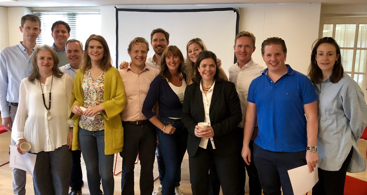 marjaruigrok's tweet photo. Speeddaten met de @VVDAmsterdam Wat een toppers heeft de organisatie bij elkaar gebracht! @barbaravisser @LSchreinemacher @RikTorn @ClaireMartens3 Marijn @koenpetersen @Jan_Middendorp  @MerijnBoezer @lennartsalemink @AnoushkaSW Laurens #netwerk https://t.co/HW9golUH2r