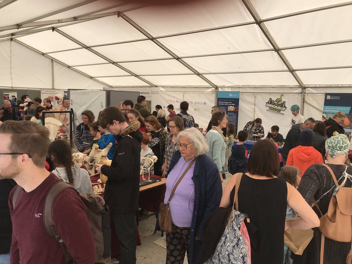 What a great opportunity to meet #wildlife and #science enthusiasts in today’s @BristolUni #FON19 tent. Great volunteers and colleagues, all #STEM ambassadors @BrisBotanicGdn @cabotinstitute @UoBbiosciences @UoBrisAnatomy