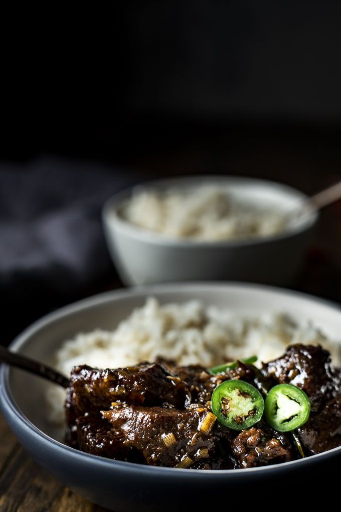 An authentic Malaysian beef curry, this Beef Rendang is braised in creamy coconut milk and spices until fall apart tender and served on a bed of rice. #beefrendang #malaysiancurry #beefcurry #indonesiancurry buff.ly/2WoLXFC via <a href="/wenthere8this/">Danielle Wolter</a>