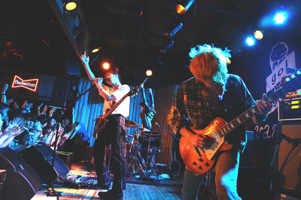 go_go_vanillas's tweet photo. 【THE WORLD TOUR 2019】
5本目は三重 M'AXA！！

三重県のライブハウス初ワンマンが遂に実現！お待たせしました！！

雰囲気最高の会場でニューワールドに飛び込みました！
また4人で帰ってきます！ありがとうございました！！

#THEWORLD https://t.co/gHAYPB7Az7