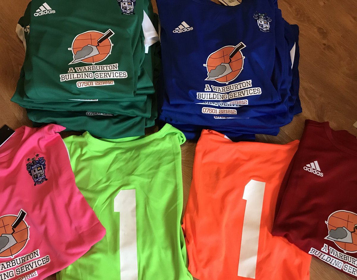 BuryFCRec's tweet photo. Our new kits have arrived and we are looking forward to our very first match vs Manchester Maccabi on the 18th and then at @dickkerrcup on the 30th! @BuryFCTrust @BuryFCBoysGirls @buryfcofficial @BuryRelics @LancashireFA #recfootball #walkingfootball #thisgirlcan https://t.co/fRzDnZb2aw