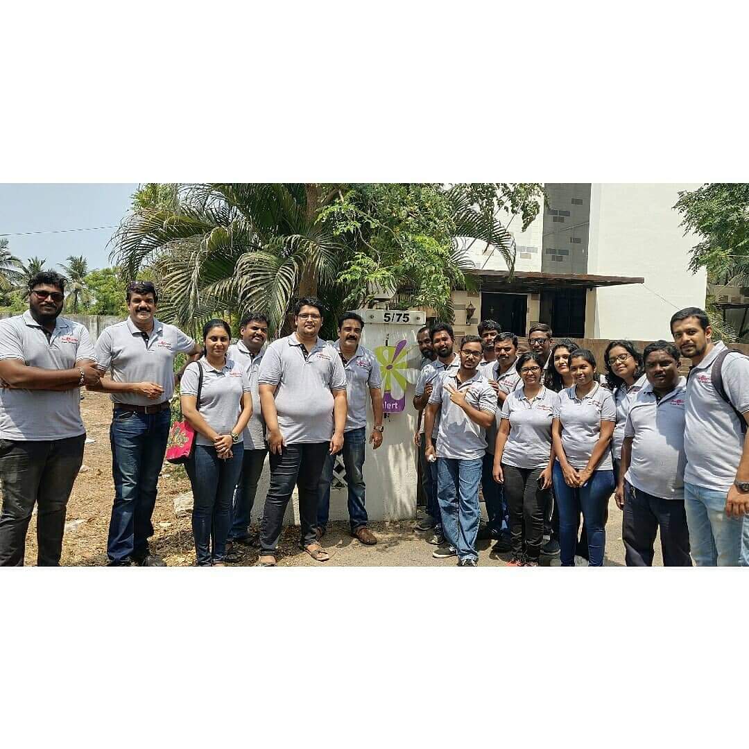REDCHARIOTS's tweet photo. After today's awareness session at @alertngo, Red Chariots is proud to say that all of its Chennai team members are FIRST RESPONDERS for medical emergency. Huge thanks to @alertngo and team 
#FirstResponders #redchariots #teamlearning #savealife #medicalemergency #awareness https://t.co/XrkY1SSDoX