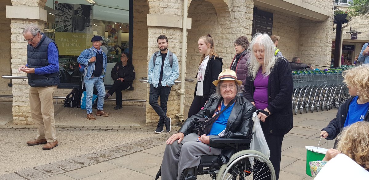 muzoakademy's tweet photo. So our discoveries from our #BarnStorming today...
1) People love Ukuleles and want to join the Band
2) People of Witney really do want an all singing all dancing Arts Centre
❤ #community ❤ https://t.co/jiLOABRSYu