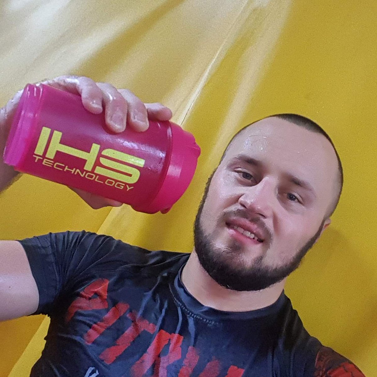 TomaszNarkun's tweet photo. Doładowanie po treningu 😎💪👊💪 #IHSTechnology #Berserkersteam
Dobrej soboty✋😉😎👊 https://t.co/nE955lQtca