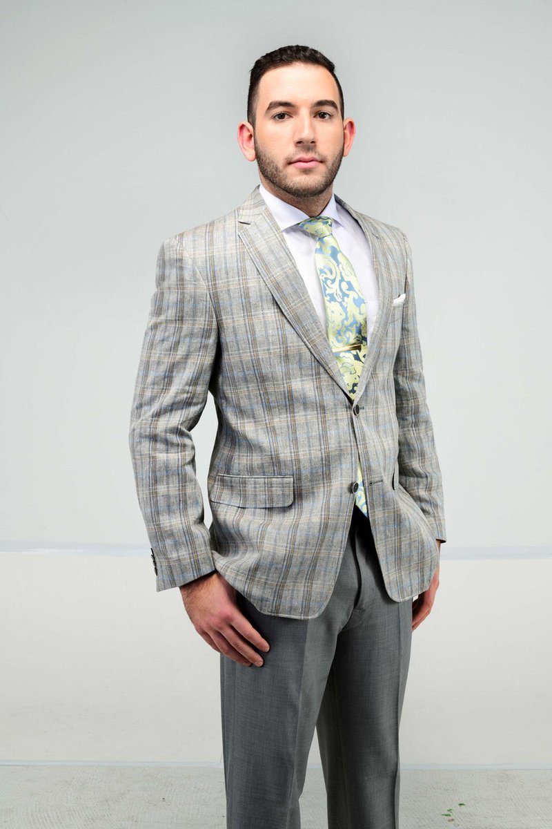Tayion's tweet photo. Where custom meets ready to wear. #SuitUp
#TayionFashionSuits
#GetUpGetDressedGetInvolved💼
.
.
.
.
.
#Tayion #TayionforLife
#Fashion #Style #Menswear #clothier #mensfashion #OOTD #Weddingfashion #Fashionbloggers #Detroit #LA #ATL #NYC #MenStyleTrend #Dapper #GentsFashion https://t.co/kmcRsv6pH3