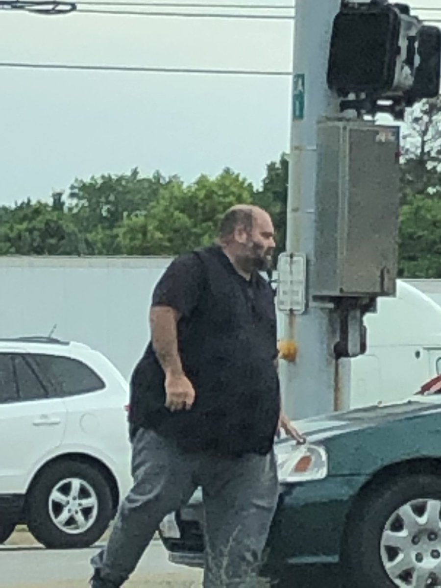 ryanmichaelkemp's tweet photo. @tomsegura found your long lost twin who, instead of eating better and getting healthy, proceeded to shovel food into his gullet... and moved to Ohio. https://t.co/LCnncDknqQ