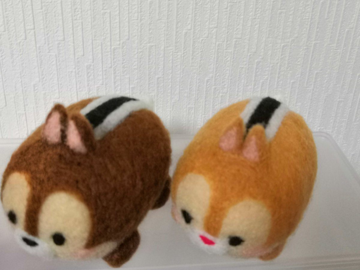 葉月 チップとデール作りました 可愛く出来た O 目を刺す時が一番難しいですねー 大きさは7 4cm 9cm大きいんです ハンドメイド 羊毛フェルト チップとデール