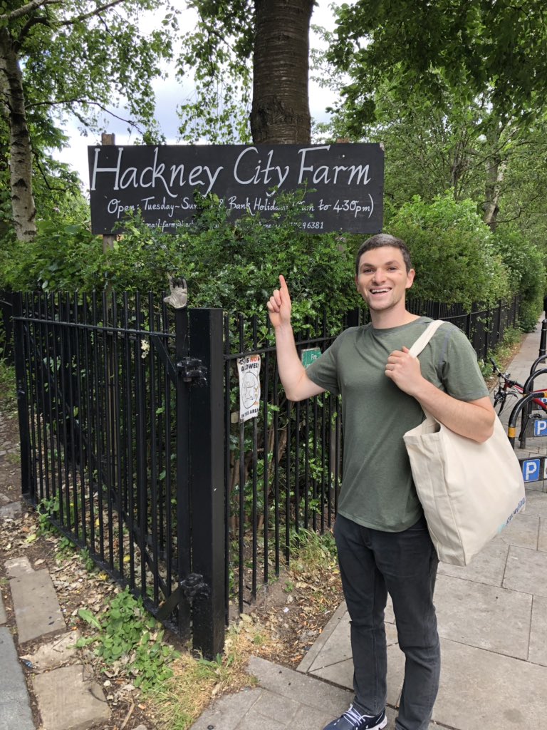 Marcobuhletx5's tweet photo. #40daysofagritecture is in #London right now 

@hackneycityfarm + other urban gardens 🌱🌱🌱 https://t.co/y5TJvnrrpw