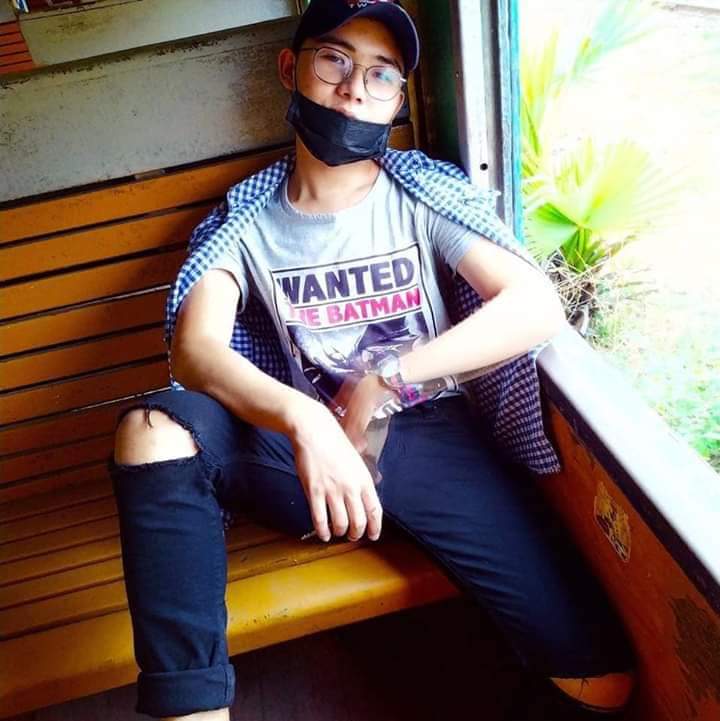 WinSoe49087606's tweet photo. စိတ္​မ​ေကာင္​းျဖစ္​မိတယ္​ညီ​ေလး😫
R : I : P😔😔 https://t.co/WiYslVjEWI