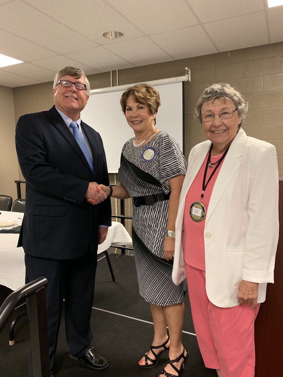 RotaryClubMagAR's tweet photo. This past Thursday, the 75th Anniversary of D-Day, Dr. David Lanoue was inducted as a new member of Rotary Club #2555, &amp; Dr. David Rankin spoke about his book, ‘What Every American Needs to Know about Economics.’  It was an eventful meeting. https://t.co/XZFHelxAbx