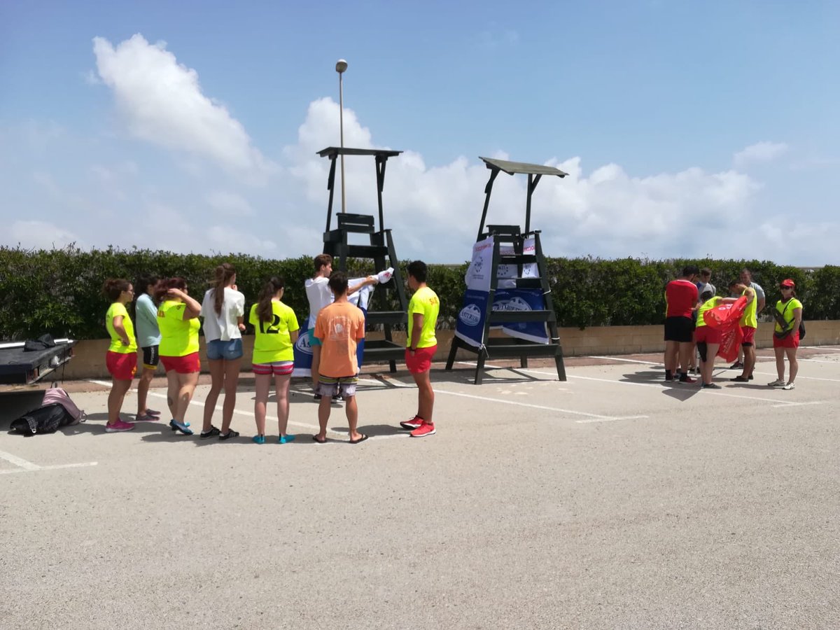 Emergencias112s's tweet photo. Seguimos con pruebas de selección 📝 de nuestros futuros #SOS del #PlanCopla2019. 
Estamos realizando talleres para que se adiestren, refuercen y conozcan los protocolos y actuaciones del trabajo del día a día en playas. 
✅ Apto
❎ No Apto
#SanPedroDelPinatar 
#AhogamientoCero https://t.co/uYtlBPAST7