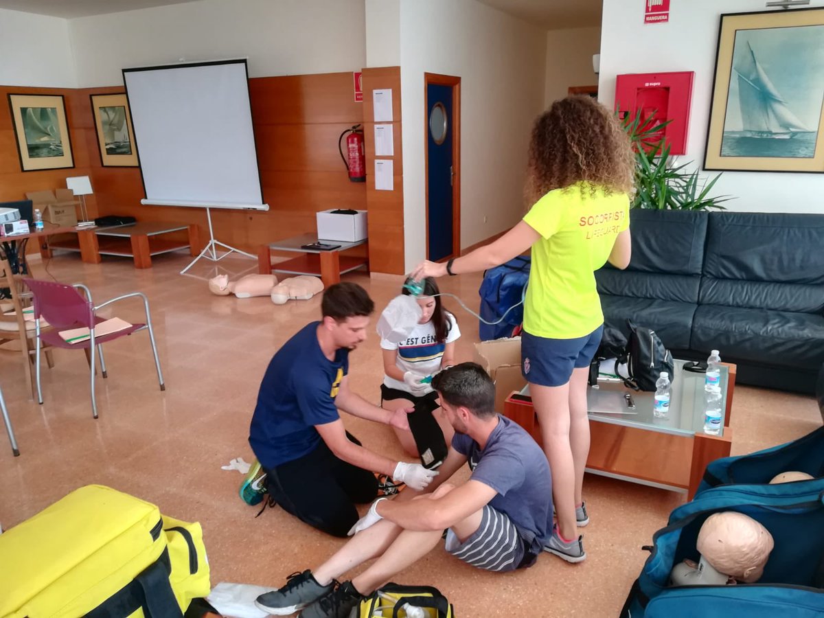 Emergencias112s's tweet photo. Seguimos con pruebas de selección 📝 de nuestros futuros #SOS del #PlanCopla2019. 
Estamos realizando talleres para que se adiestren, refuercen y conozcan los protocolos y actuaciones del trabajo del día a día en playas. 
✅ Apto
❎ No Apto
#SanPedroDelPinatar 
#AhogamientoCero https://t.co/uYtlBPAST7