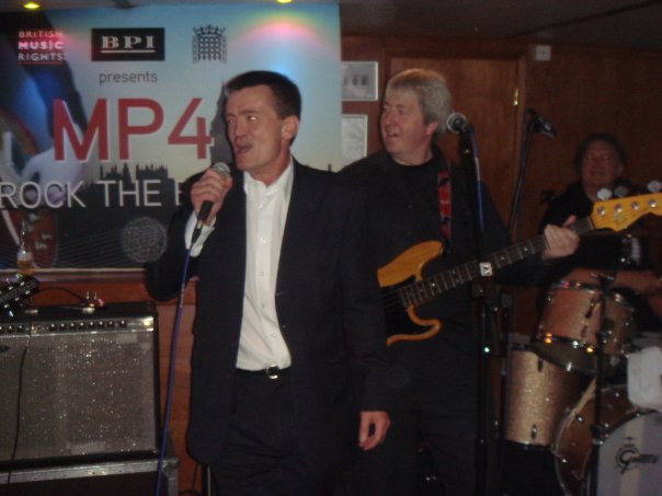 MP4 Band tweet media