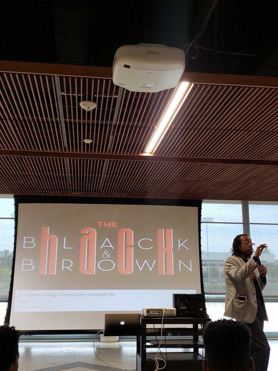 brandontalk's tweet image. Kicking off The Black and Brown Boys hackathon at @statesmenboys #statesmenboys #buildstrongboys #hackathon #tech #dcevents #blackandbrownhack