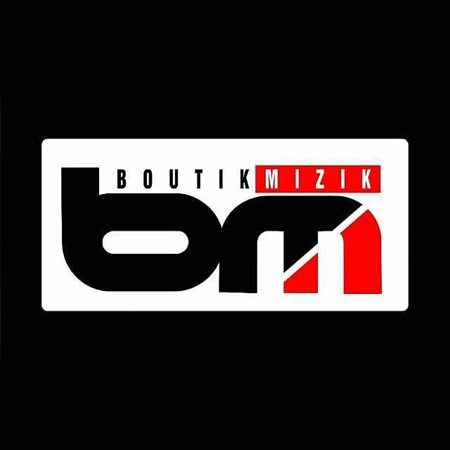 4Eleman's tweet photo. Branche Emisyon  #boutikmizik chak samedi Soti 10 zè rive 1 nè @missionary509 @Daphonie BOURE sou Radio Galaxie 104.5 https://t.co/L2sfYoM5B6 Audio now 712 432 44 73  listening with TuneIn. #NowPlaying https://t.co/ZzX1GiBBho 
@rtvgalaxie @TwitJAKO @Missionary509 @RAR1804 https://t.co/zD4TbkcuzK