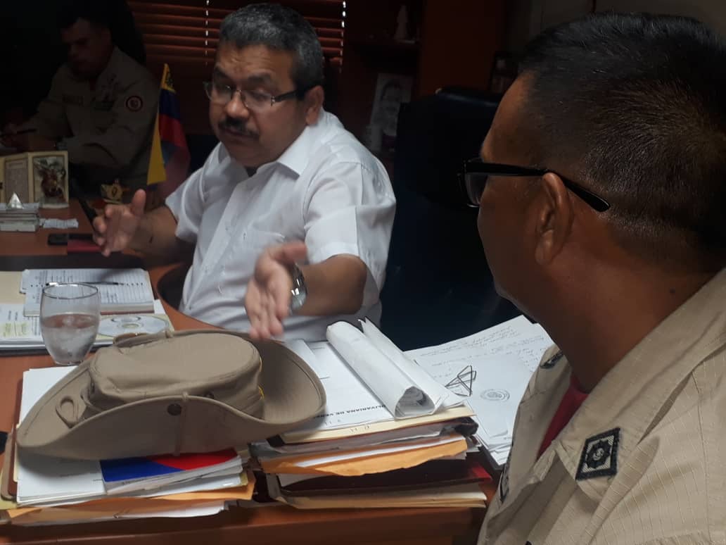 MZodizulia's tweet photo. Reunión para la coordinación para la realización del ejercicio de Adiestramiento y Cohesión el cual se realizará este domingo en el Poligono de Oro Negro sede de la Milicia Bolivariana para la Zodi Zulia, con el Cddno Alcalde Bolivariano del Municipio Cabimas. @alfredo1611661 https://t.co/8STgigjpBD