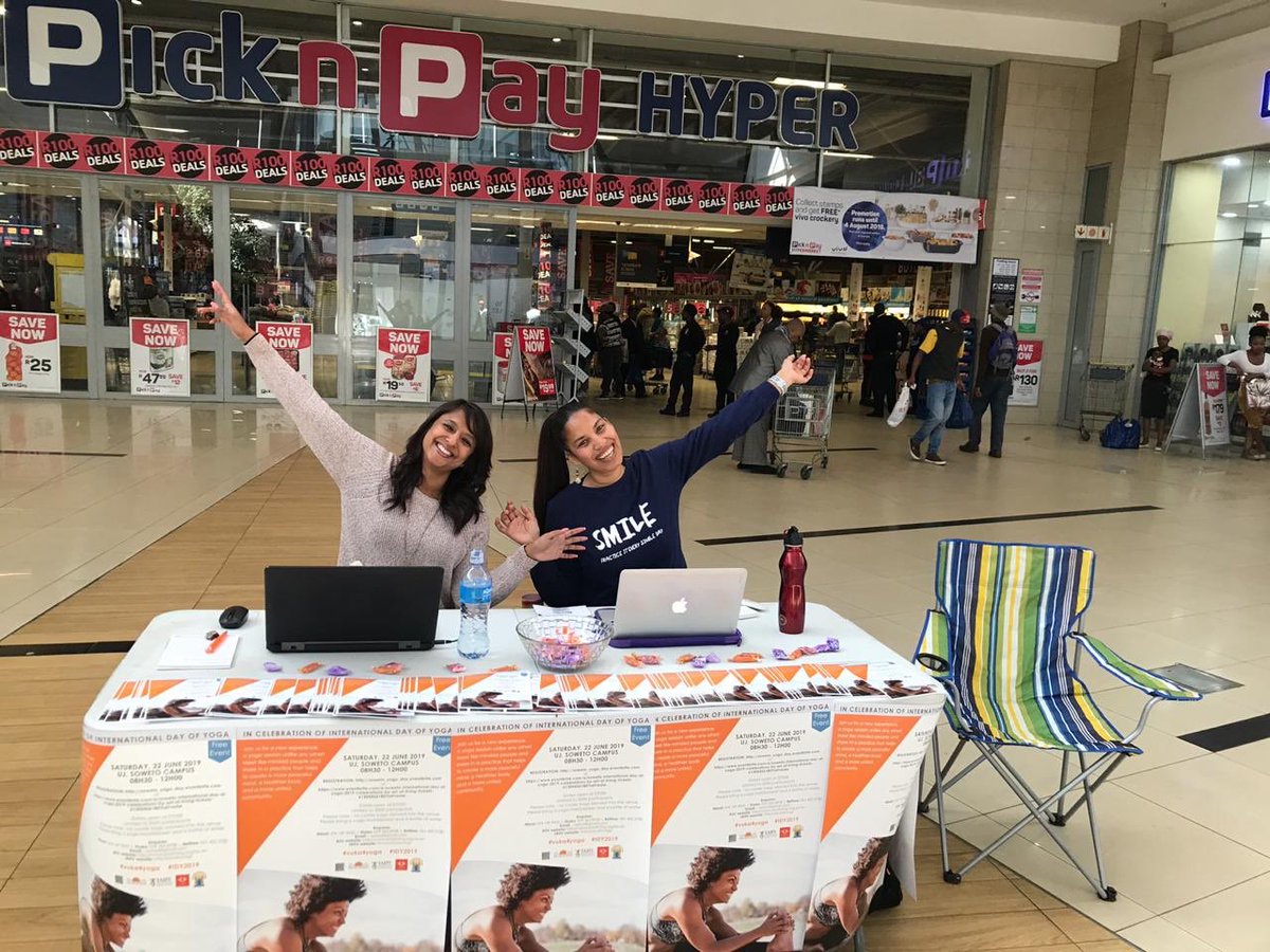 Some of the Art of Living volunteers <a href="/MAPONYAMALL2/">MAPONYA MALL</a> in #Soweto . 100 people signed up for the Int. Day of Yoga event on 22 June.  

Register on bit.ly/2WJl3w3 to book your spot - with <a href="/UJ_Sport/">UJ Sport</a> 

#idy2019 #vuka4yoga #yoga #yogaday #health #wellness #joburg #artofliving
