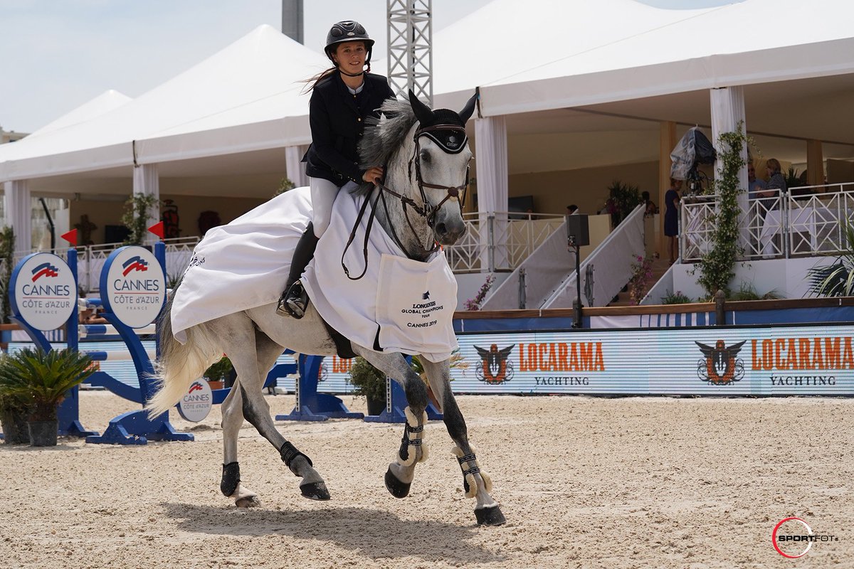 LGCTCannes's tweet photo. [RÉSULTATS] 🏆 Prix Locarama Cannes - CSI1* 1,15 m
🥇 Chiara Stagliano &amp; Aubade du Faget 🇫🇷
🥈 Imogen Beecroft &amp; Untouchable (NL) 🇬🇧
🥉 Haya Abdulaziz M K Al Rabban &amp; Cuando Z 🇶🇦

📷 © Sportfot
#jumpingcannes #lgctcannes #lgct #gcl #showjumping #jumping #cannes https://t.co/IbaDy8axqU