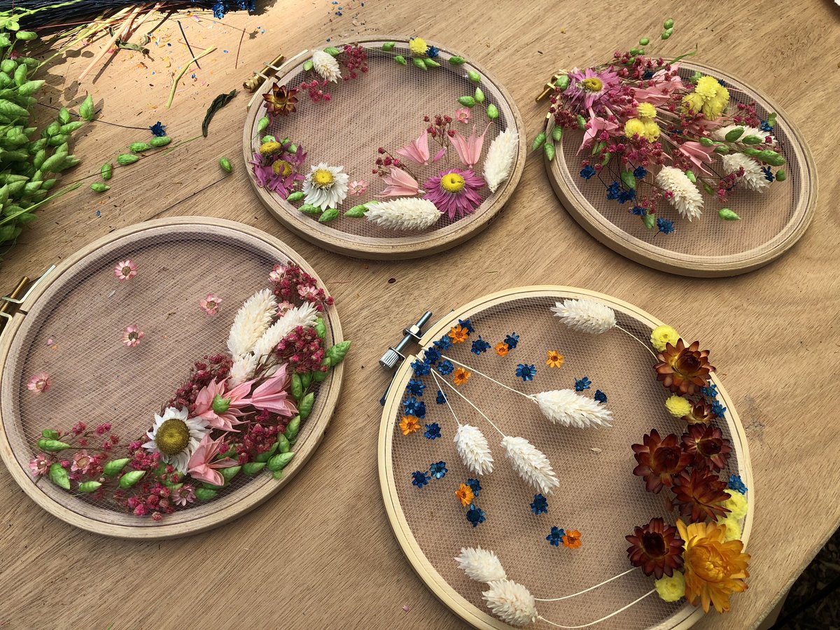 De nombreux #atelier #terrarium #fleurssechees chez <a href="/Truffaut/">Truffaut</a> au festival <a href="/jardinsjardin/">Jardins, jardin</a>