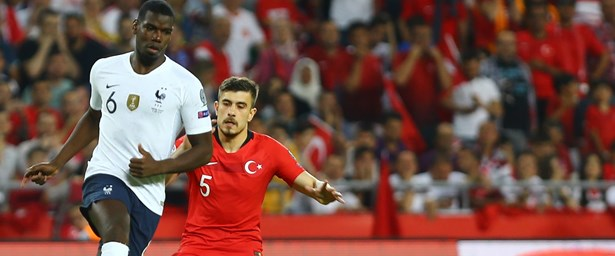 ntv's tweet photo. A Milli Futbol Takımımız Fransa karşısında 1-0 öne geçti  https://t.co/ojOTEYLPUI https://t.co/AzWG5460wk