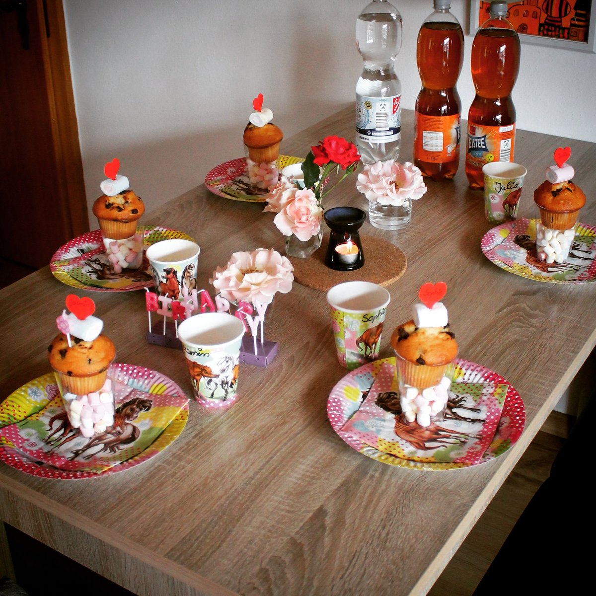 19Kate86's tweet photo. #kindergeburtstag #birthdaycake #alittlebitdifferent #jasmin #marisol #höllmüller #08062019 #10erGeburtstag https://t.co/0mxTlzbQde