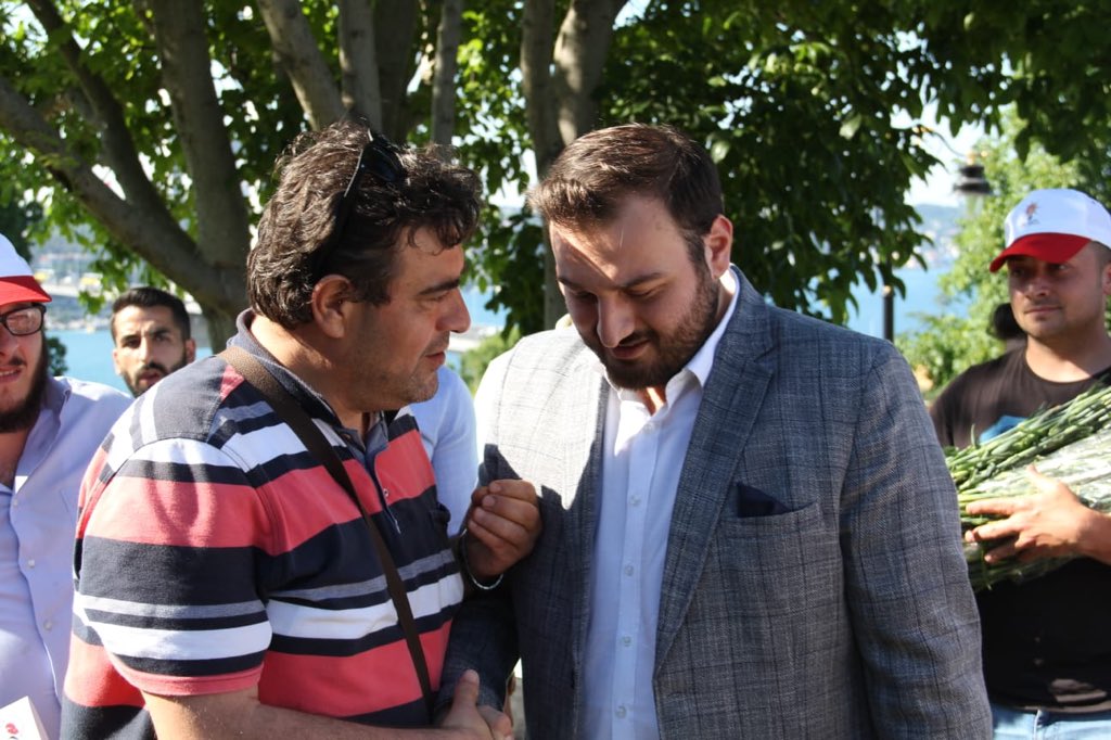 OsmanTomakin's tweet photo. Bugün @akgenc_uskudar teşkilatımızla birlikte Nakkaştepe Millet Bahçesi’nde vatandaşlarımıza İstanbul Büyükşehir Belediye Başkan Adayımız Sn. Binali Yıldırım’ın selamlarını ilettik. https://t.co/ErITFAhIHO