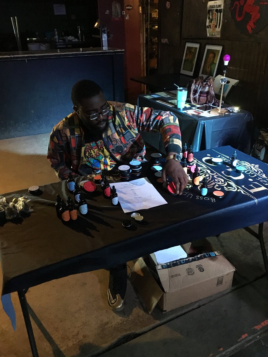 CornerstoreLIVE's tweet photo. @Astronaut_Uzi is set up at #CornerstoreDallas 💖 https://t.co/Z7tQi69lQw