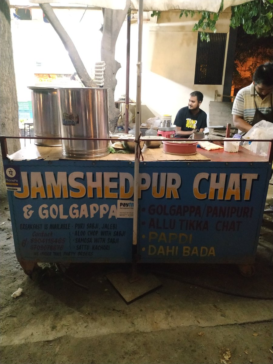 All the chat and panipuri lovers,you can find this place in HSR layout, near Mughal Treat 😋
I bet in Bangalore you cannot get better than this place 😉
#jamshedpuroutofjamshedpur
#bangalorestreetfood