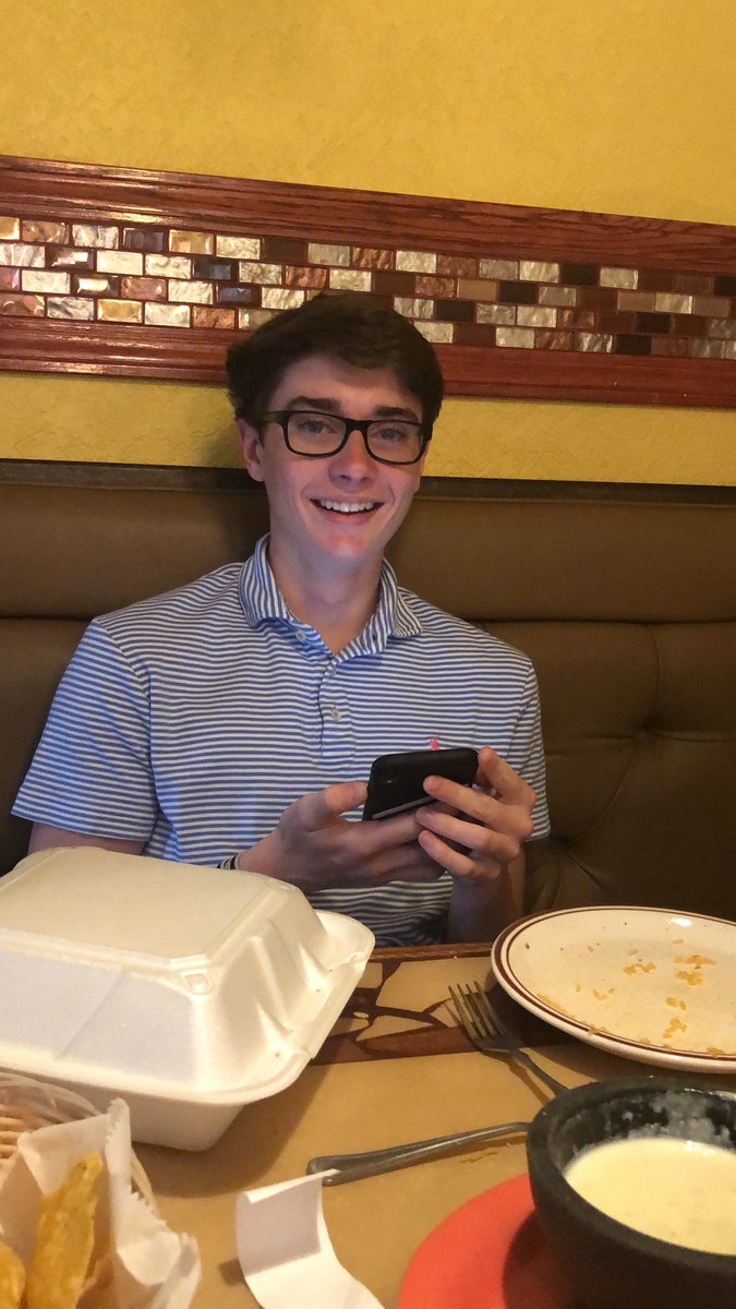 jeremy_mosser's tweet photo. Happy birthday stupid @icebergwall https://t.co/OH1lxfZ5Ds