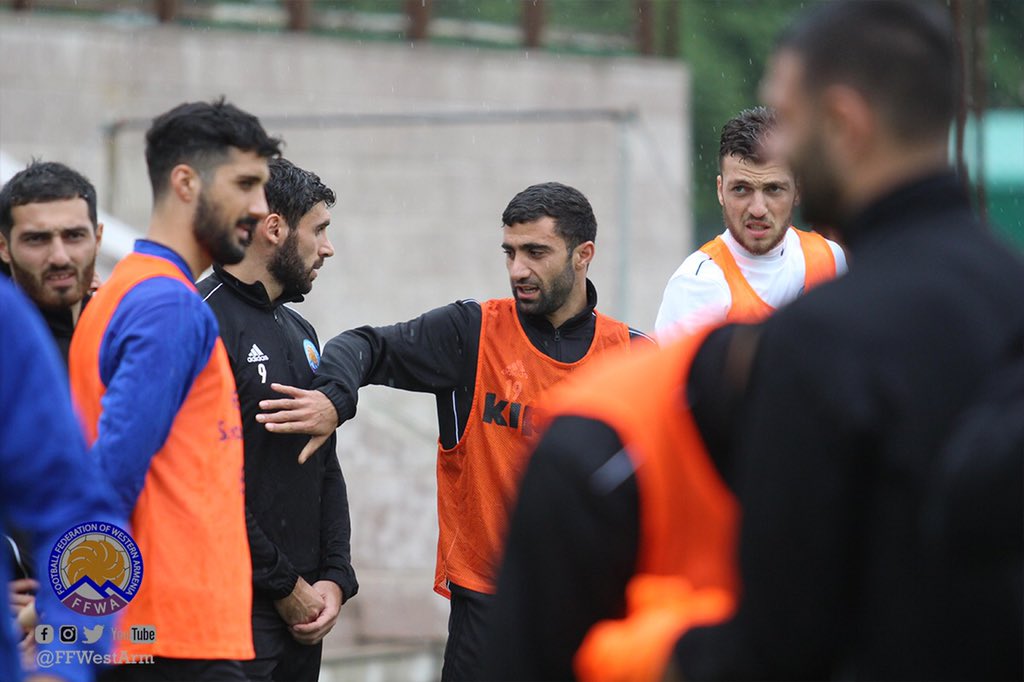 Preparation for tomorrow’s match 📷