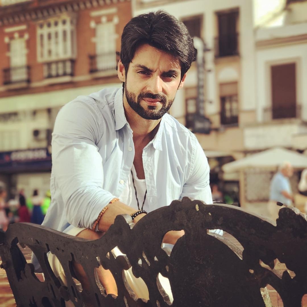 Karan_Wahi_Appy's tweet photo. I’m not saying that I think of you constantly, but I can’t deny the fact that each time my mind wanders, it always finds some way back to you.
#WahiKaJanamdin @karan009wahi https://t.co/WvSUo4osBv