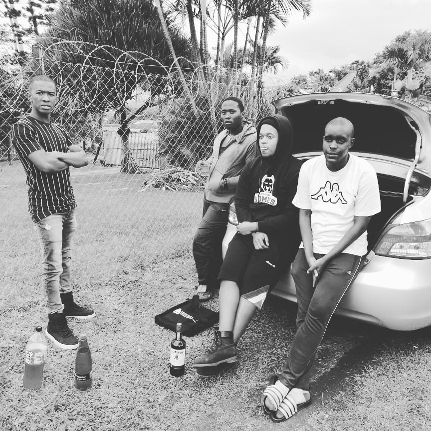Itsgorillabeats's tweet photo. Studio. Time https://t.co/5lgwFClOf4
