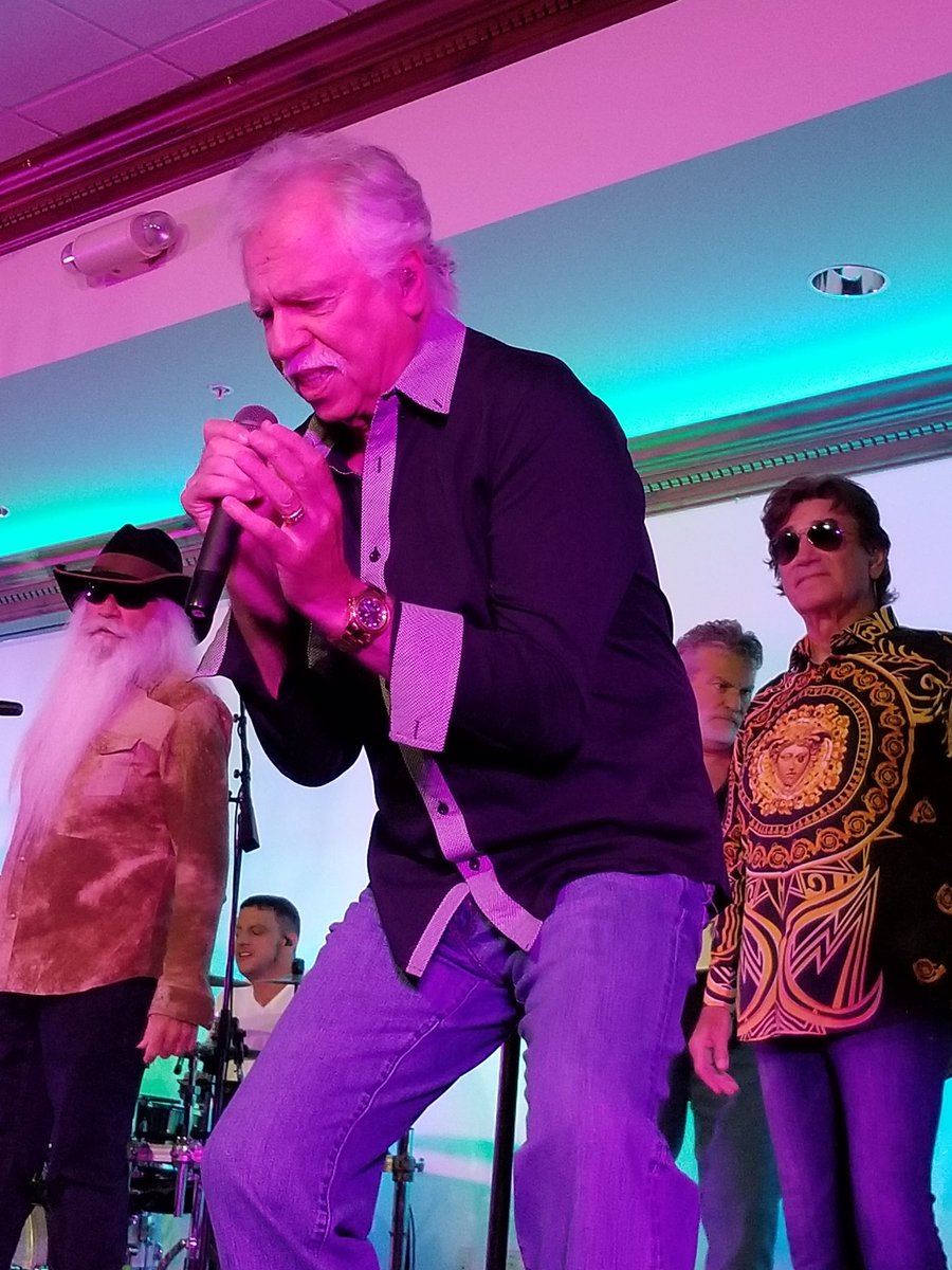 OhioPicTaker's tweet photo. @oakridgeboys Here's some pictures from the matinee show at #hartvillekitchen today of the legendary Oak Ridge Boy's! https://t.co/XEP2Xtjfd0