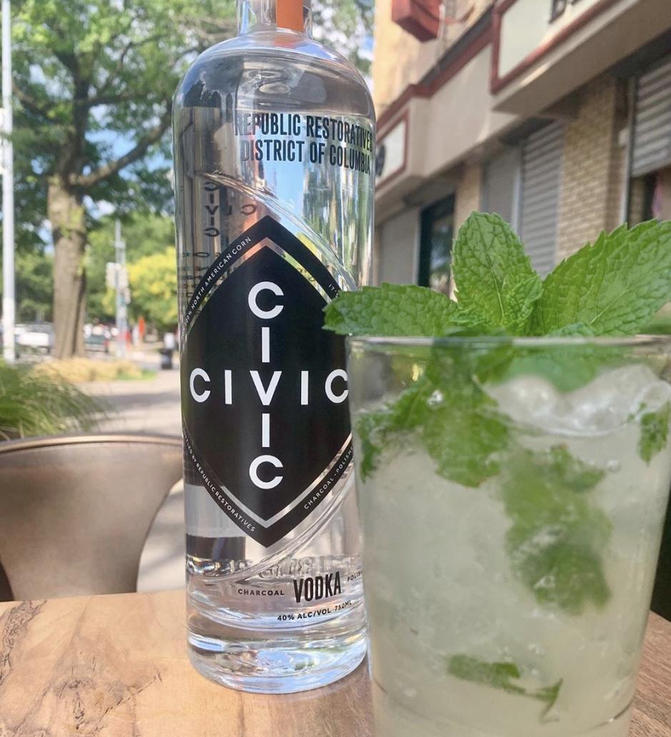 BoundaryStoneDC's tweet photo. Want to keep the party going for #CapitalPrideDC? We've got FREE live New Orleans-style funk and jazz from #FunkyMiracle starting at 9pm! Plus our delicious #PrideCocktail with @republicrestore #CivicVodka!
#itsourduty #lgbtq #drinksforacause https://t.co/UZ3NPEaCMV