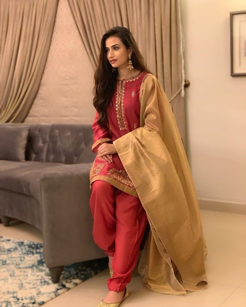 RealSanaJaved's tweet photo. 🙈🙈 https://t.co/fSQI5RF5v7