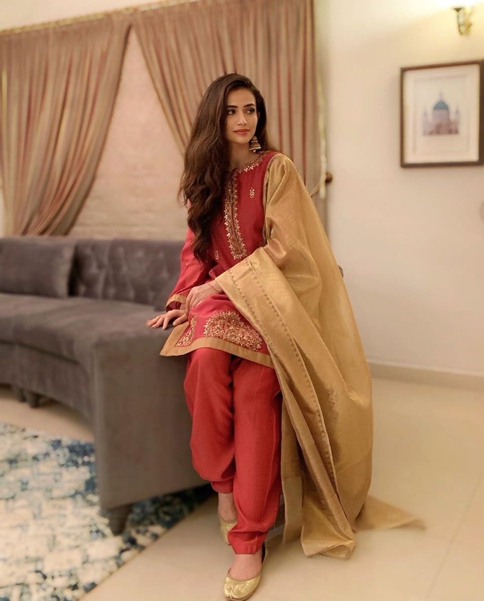 RealSanaJaved's tweet photo. 🙈🙈 https://t.co/fSQI5RF5v7